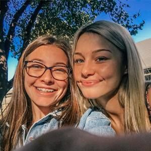 Meet your Posher, Ella